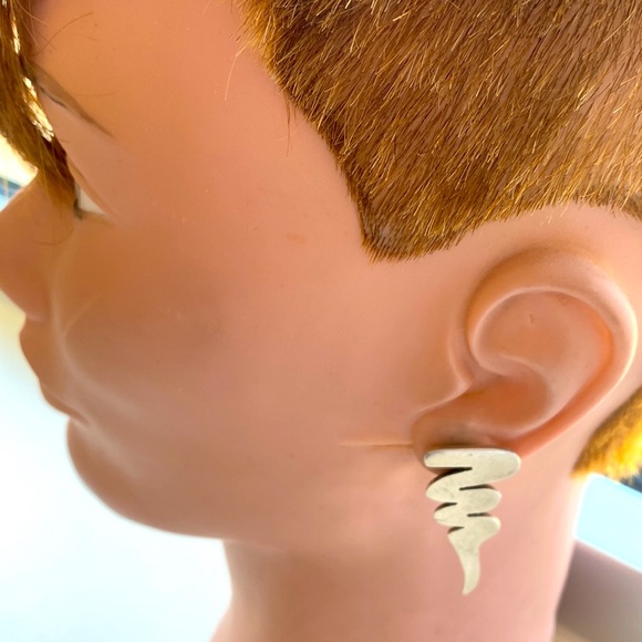 Taxco Mexico solid sterling silver lightning bolt zigzag clip on earrings - Picture 2 of 4